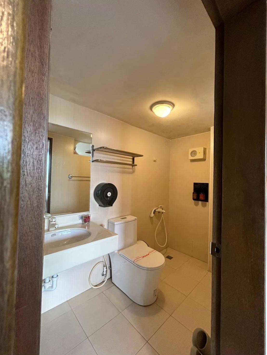 Miaoli Sanyi Travelling Homestay Екстер'єр фото